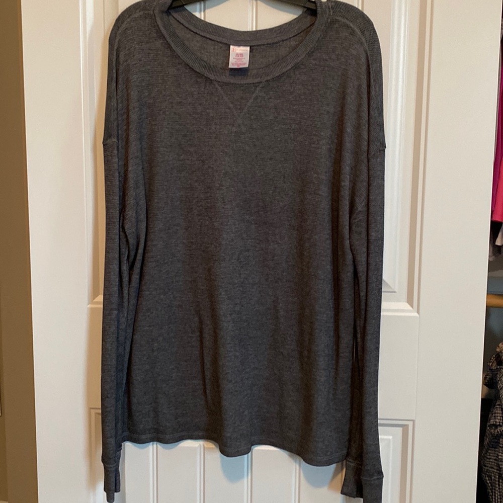 No Boundaries Long Sleeve Gray Top